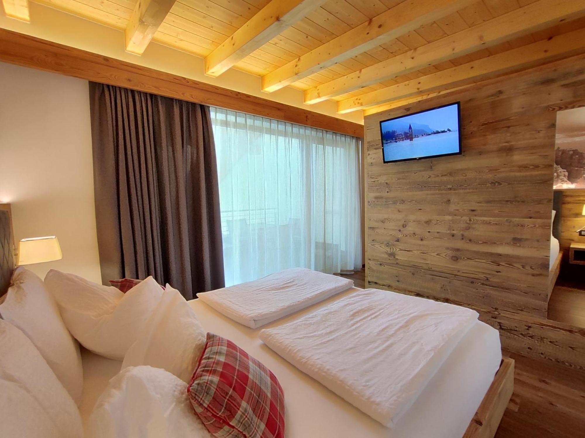 Dolomites B&B - Suites, Apartments And Spa Tesero Exteriör bild