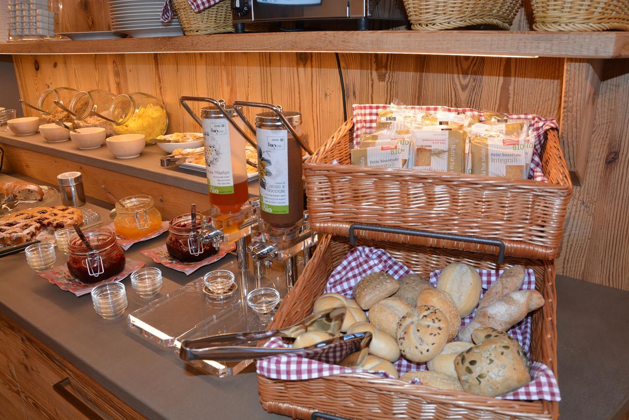 Dolomites B&B - Suites, Apartments And Spa Tesero Exteriör bild